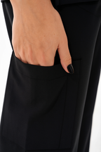 Likralı Siyah Fermuar Detaylı Cerrahi Forma